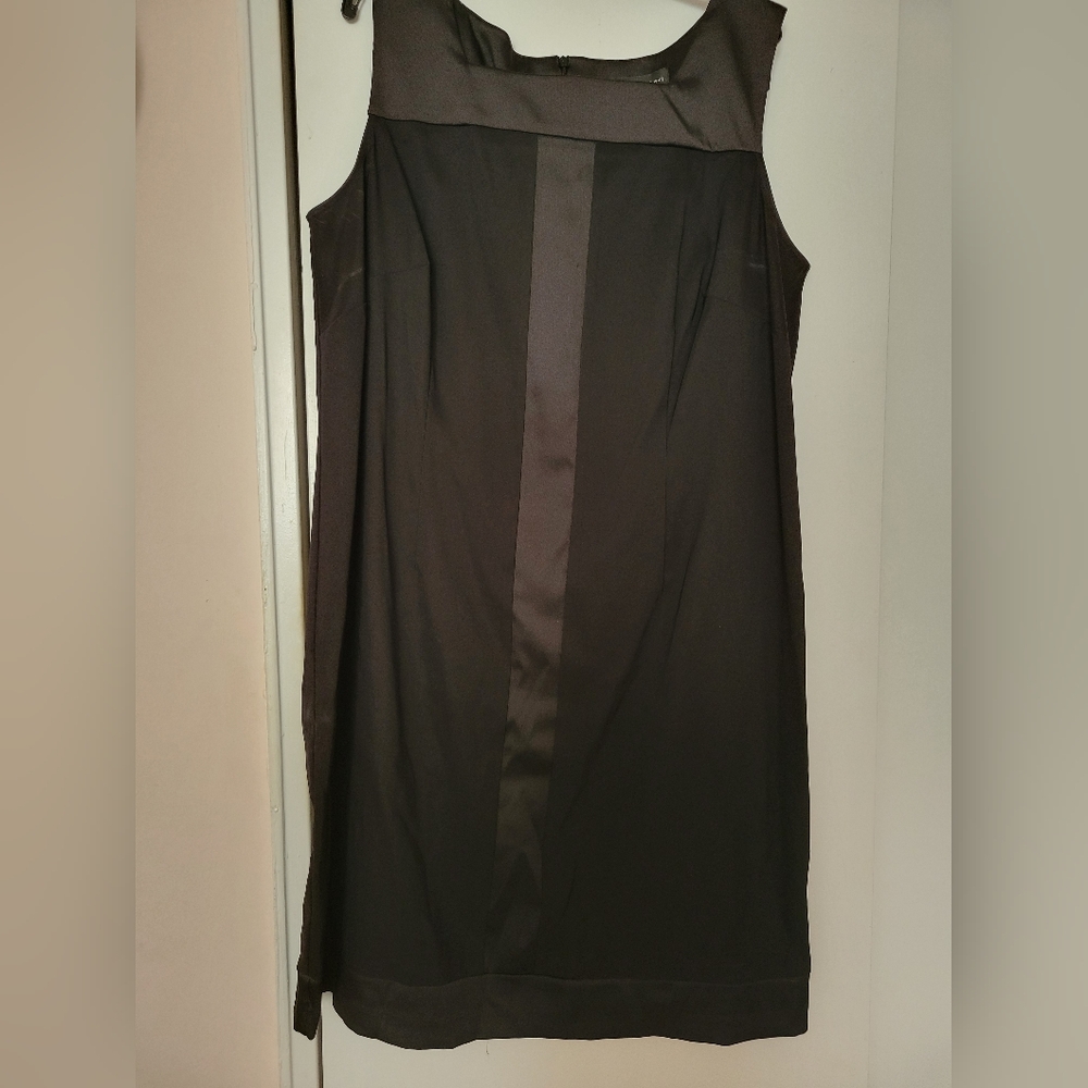 Connected Black Sleeveless knee length dress, size 20W.
